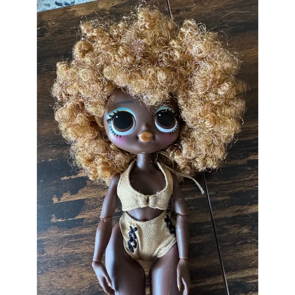 MGA LOL Surprise OMG Royal Bee Fashion Doll Gold Swimsuit Afro Hair 9.5 inch_2